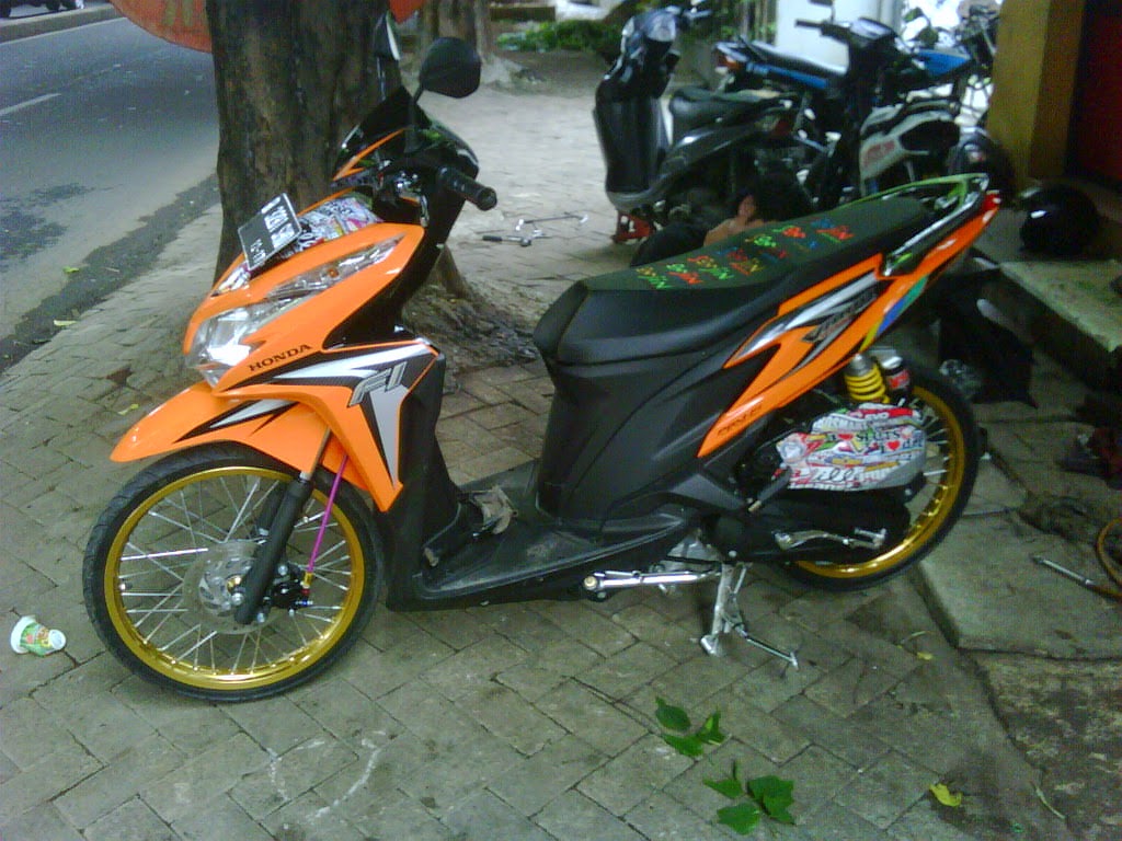 Modifikasi Honda Vario 125 Orange Kumpulan Modifikasi Motor Vario