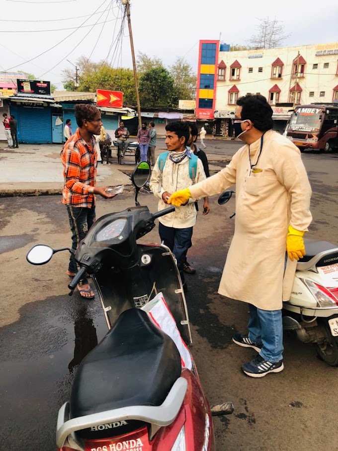 कोरोना वायरस के चलते शासन प्रशासन के साथ-साथ पत्रकार भी मैदान में, कहीं खाना तो कहीं माकस बाटते नजर आए।