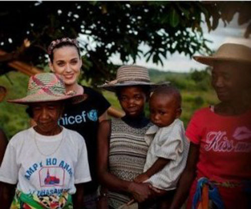 Katy Perry Visit Madagascar Children 