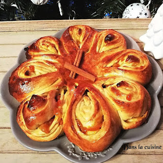 https://danslacuisinedhilary.blogspot.com/2017/12/brioche-epices-de-noel-orange-clementine.html