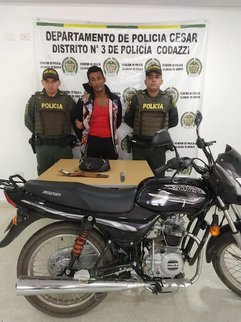 A punta de cuchillo se robó una moto