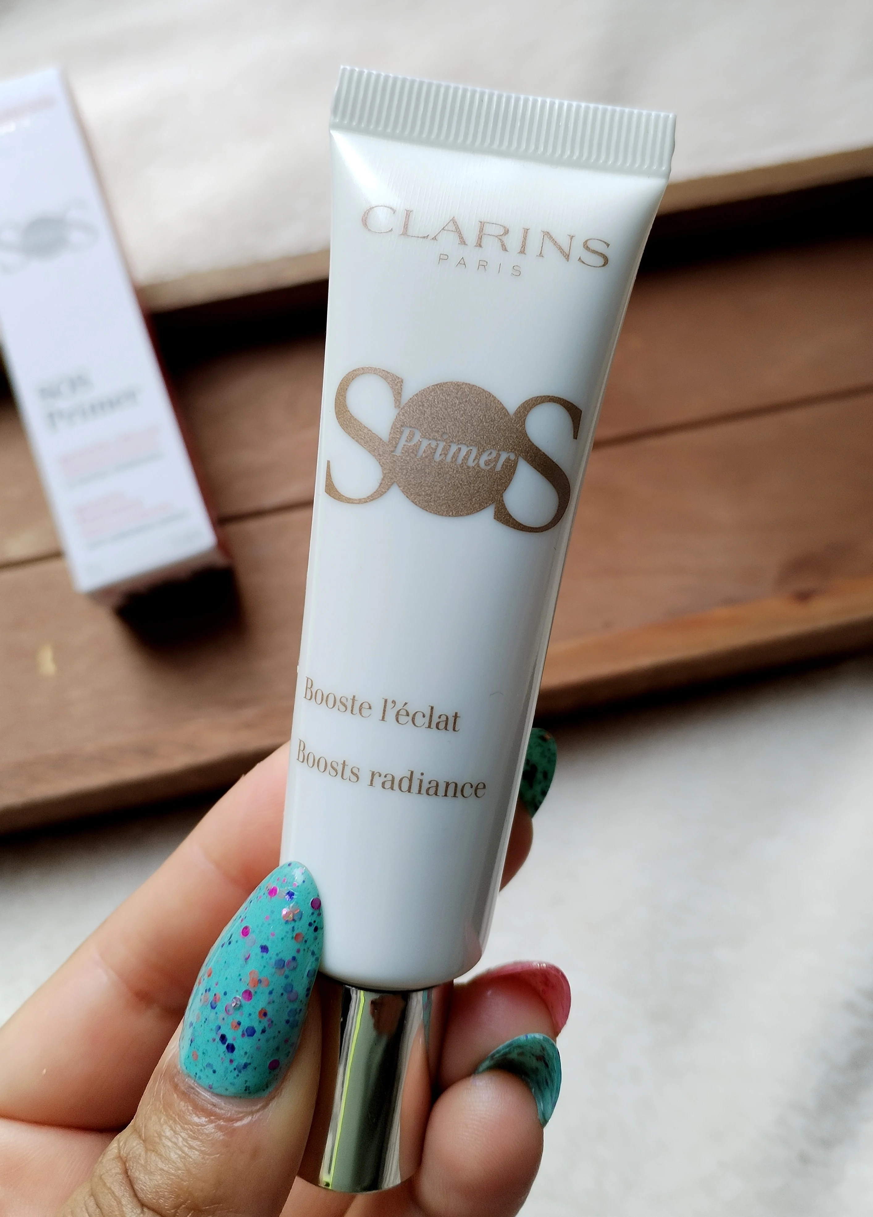 La base illuminatrice SOS Primer de CLARINS