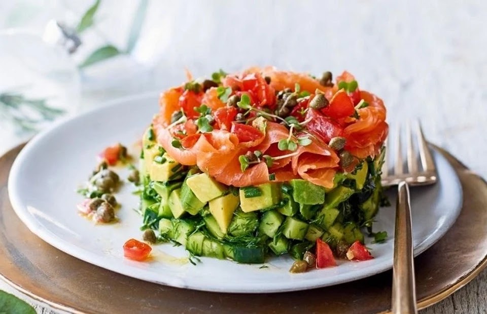 3. With avocado, fish and cucumber