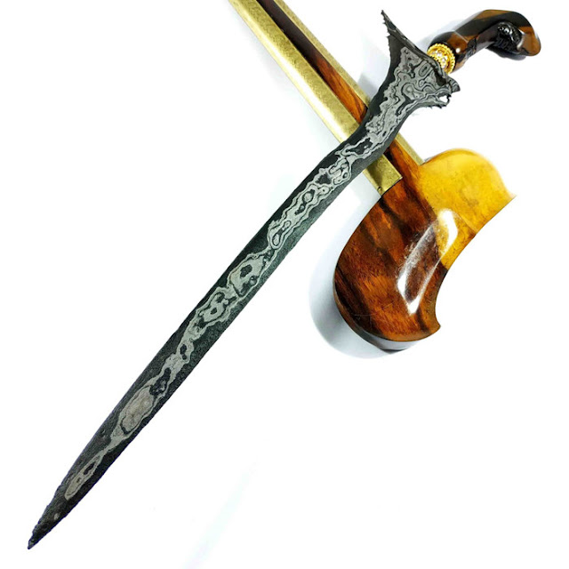 Keris Luk 3 Jangkung Robyong Pamor Rojo Gundolo Istimewa