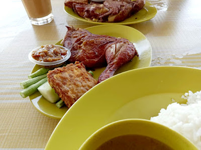 Mee Bandung Dan Nasi Ayam Penyet Menu Lunch