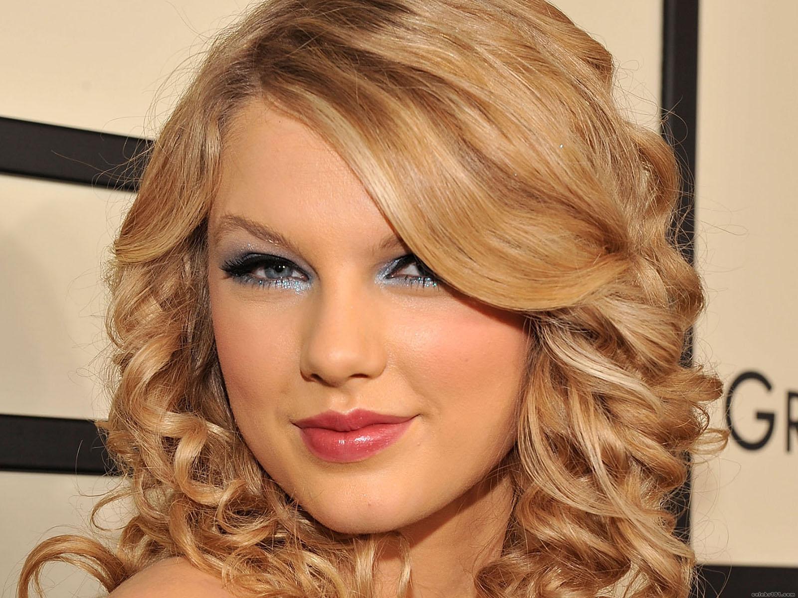 Taylor Swift Look With Velour Lashes Meredith Jessica Makeup