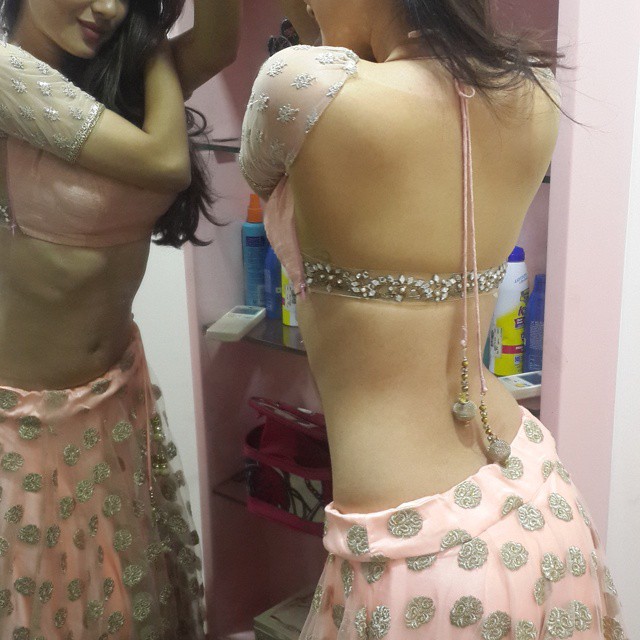 puja banerjee backless hot bengali actress