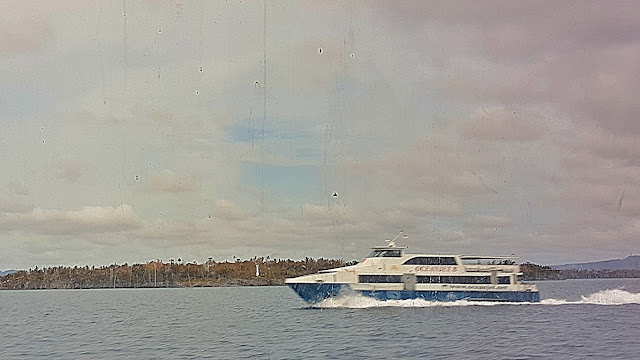 an Ocean Jet fastcraft we met at sea running the opposite route (Cebu to Ormoc)