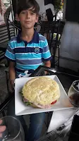 Disfrutando de la hamburguesa para Celíacos en el sur de Brasil