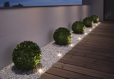 oswietlenie LED w ogrodzie 