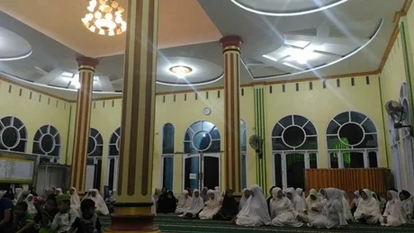 Hadiri Milad Masjid Arafah, Desri: Pendidikan Agama Berperan Penting Atasi Dekadensi Moral