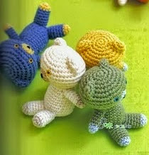 http://carrousel-craft.blogspot.com.es/2014/02/aprendemos-amigurumi-tutorial-ositos.html