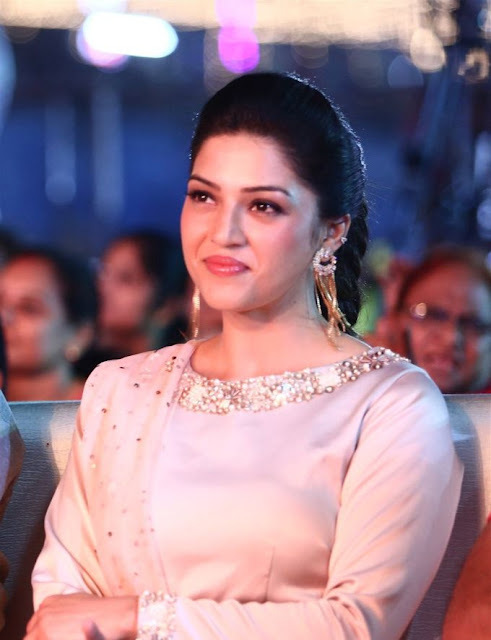 Mehreen Kaur latest cute photo gallery