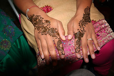 Mehndi Tattoo Designs Seen On www.coolpicturegallery.net