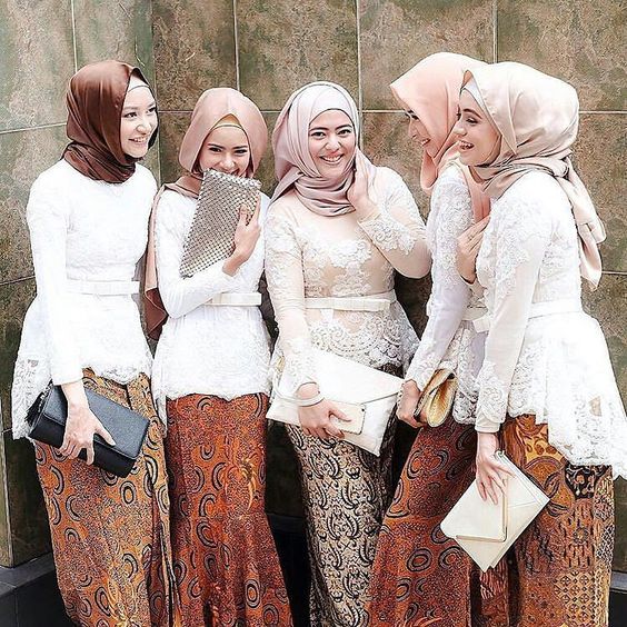 45 Model Kebaya Wisuda  Muslim Modern Terbaru 2021