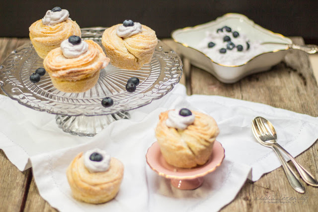 Cruffins mit Blueberry-Topping