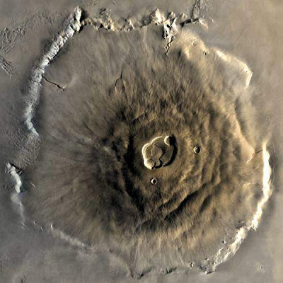 Olympus Mons dilihat dari atas