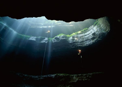 世界十大著名天坑 sinkhole