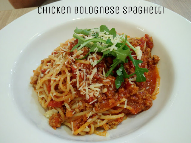 Paulin's Munchies - Coffee Club Express at Wisma Atria - Chicken Bolognese spaghetti