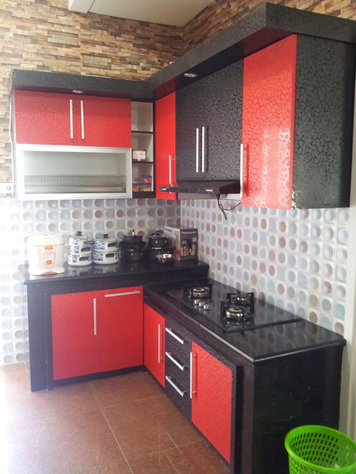 55 Kitchen Set Warna Merah Maroon