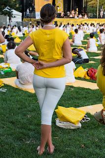 mujeres-ricas-yoga