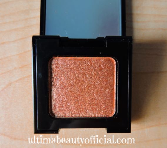 VIOLET VOSS: Single Eyeshadow in Bare it All opened compact