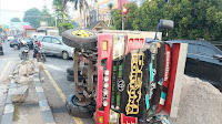 Truk Bermuatan Pasir Terguling Di KM 28 Jalan Jenderal Sudirman Kota Bekasi