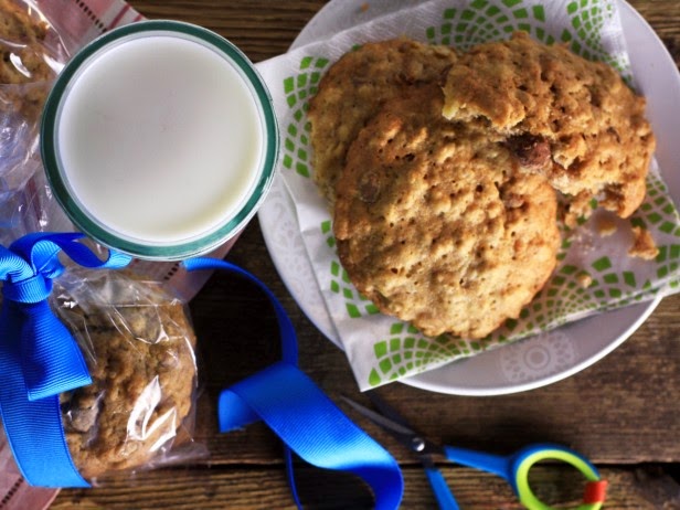 http://www.cookingchanneltv.com/recipes/kelsey-nixon/banana-chocolate-chip-cookies.html