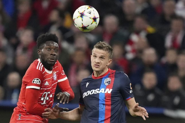 Chelsea dan Real Madrid Bersaing Rekrut Alphonso Davies, Tapi Bayern Tak Minat Lepas Pemainnya