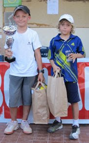 Harry Evans gagne le super trophée Haribo catégorie 8 ans