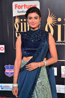 Ishita Vyas in Velvet Sleeveless Choli Designer Saree at IIFA Utsavam Awards 2017  Day 2  HD Exclusive 15.JPG