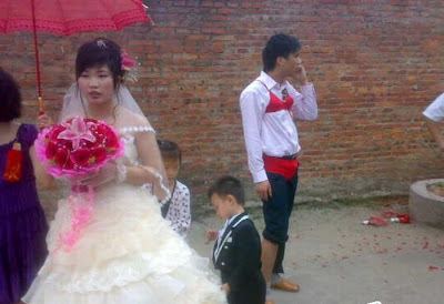 Unusual Chinese Wedding