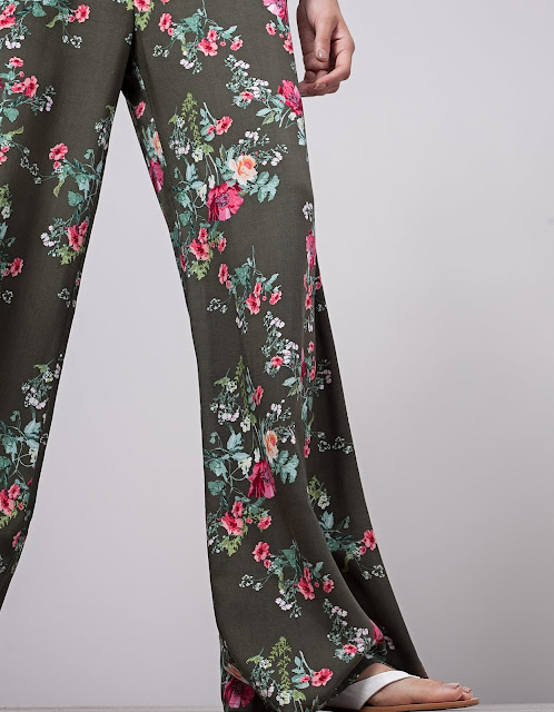 stradivarius pantaloni a fiori