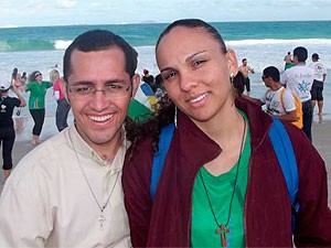  Padre abandona batina após engravidar fiel na Bahia