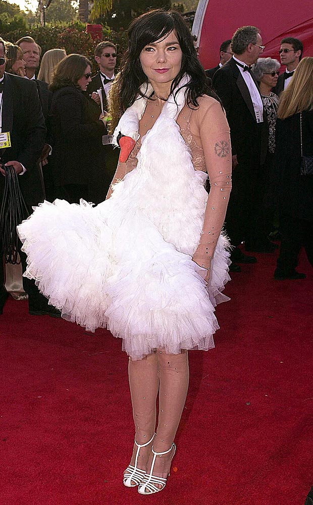 The 10 Worst Red Carpet Dresses Of All Time LOOK