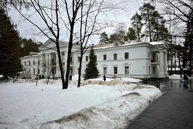посёлок Переделкино, Дом творчества писателей «Переделкино», исторический корпус 1955 года постройки