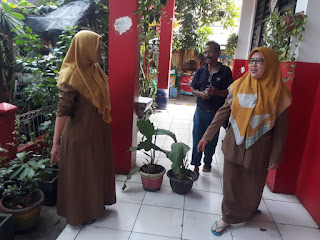 Kegiatan Guru Di SDN PARAPAT 1 Ketika Para Siswa Belajar Dirumah