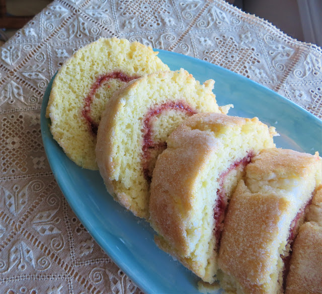 Mary Berry's Swiss Roll