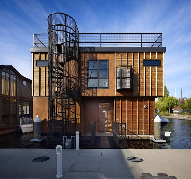 Photo of front facade of floating home in Seattle