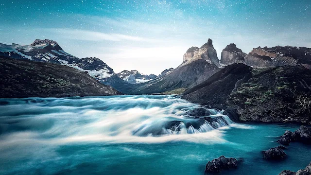 Paisagem Natural Rio e Montanhas