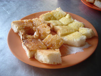 Roti bakar breakfast again... but this is much tastier than the other day's