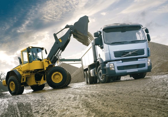 Gambar Truk Pasir Volvo FH 