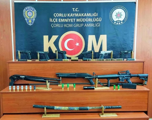 Çorlu'da 14 adrese silah operasyonu: 5 gözaltı
