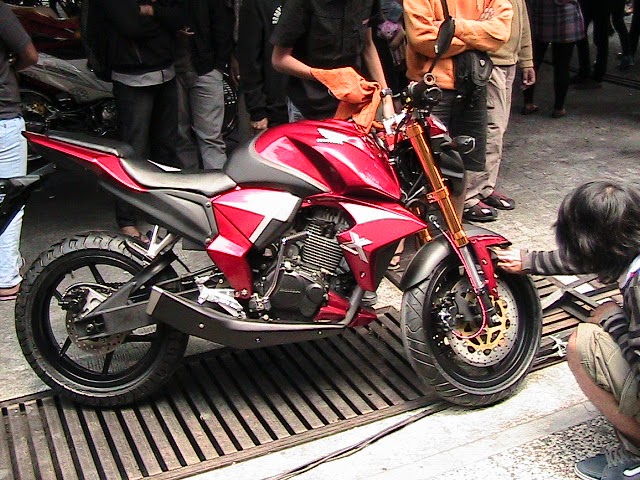 Modifikasi Tonda Tiger Revo Street Fighter  Motor 