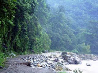 Cangrejal river road washed out, Honduras