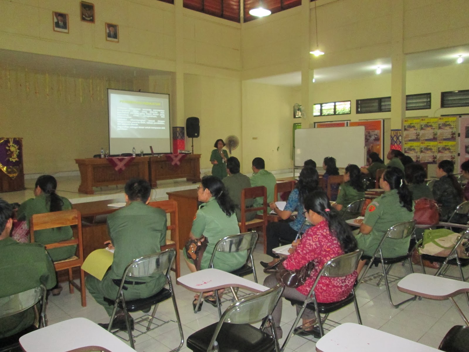 Bertempat di UPT SKB Dinas Dikpora Kota Denpasar dilaksanakan In House Training IHT Penysusunan Silabus dan RPP IHT dilaksanakan mulai hari Senin tanggal
