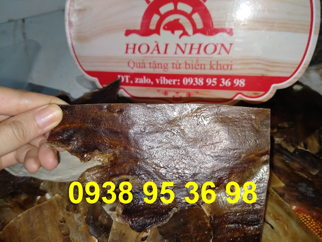 Sỉ lẻ da cá mập, da cá nhám số lượng giá tốt 0938 95 36 98  Bán khô da cá nhám rẻ nhất Sài Gòn, giá da cá mập, giá mua da cá nhám, mua da cá mập ngon và rẻ hãy liên hệ mình nhé. Sỉ lẻ da cá mập khô, khô da cá nhám ngon rẻ.  Da cá mập khô được chế biến thành nhiều món: gỏi da cá nhám, cà ri da cá mập, snack da cá mập, da cá nhám khai vị chấm nước tương,... Nguyên liệu gỏi khô da cá mập, da cá nhám: da cá mập chiên giòn, xoài, chuối non, cà rốt, diếp cá, rau thơm, rau quế, tía tô, ngò, đậu phộng,... tùy ý. Món da cá nhám này vô cùng hấp dẫn, đảm bảo sẽ không làm bạn thất vọng!  Liên hệ 0938 95 36 98