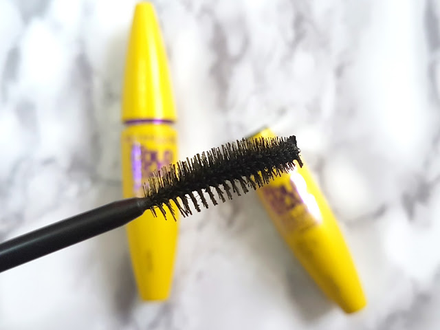 The brush of the Maybelline The Colossal Volum' Express Mascara
