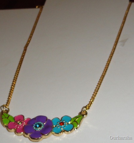 Vintage Flower Pendant Necklace (11)