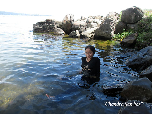 Danau Toba dari Pantai Garoga